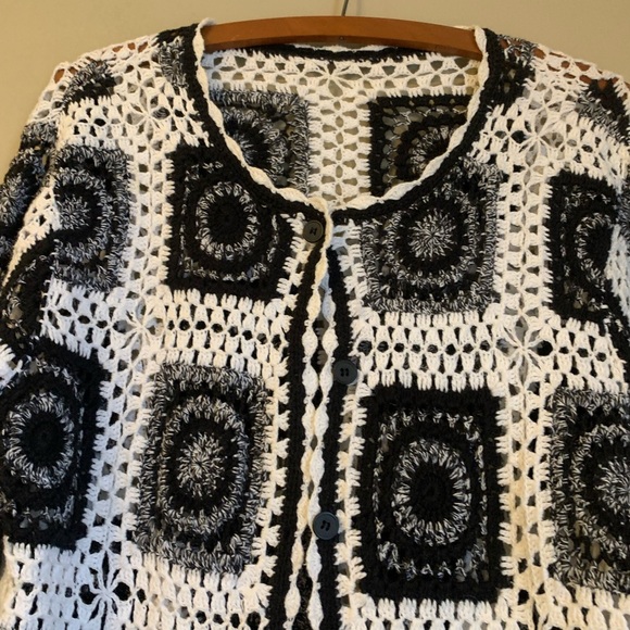 Handmade Vintage Granny Square Cardigan Crochet size medium? Lightweight spring - Picture 4 of 7